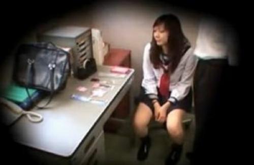 【アダルト無料動画】万引きしたくせにふてくされている女子校生には中出しww【お仕置き】