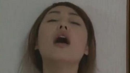 ニューハーフの男とSEXをして感じまくるハーフ顔JD