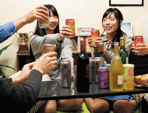 ≪NTR≫バイト仲間で自宅飲み会でこっそり狙ってた彼氏持ち女と生ハメ