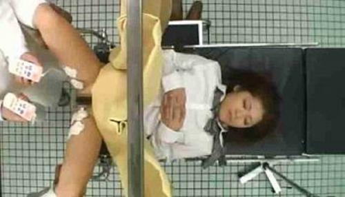 妊娠検査に来たヤンキーギャル！彼氏がすぐそこにいるのに変態医師の餌食になっちゃう