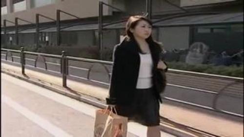 おじいちゃんにばれないように不倫SEXする不道徳な人妻