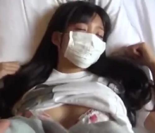 【ヤバイやつ】眠っている妹に静かに襲いかかる鬼畜兄【近親相姦】