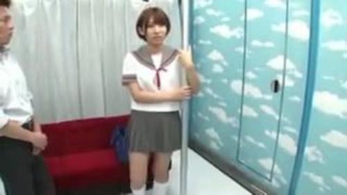 制服に着替えさせＪＫコス！！しかも痴漢プレイｗｗｗ