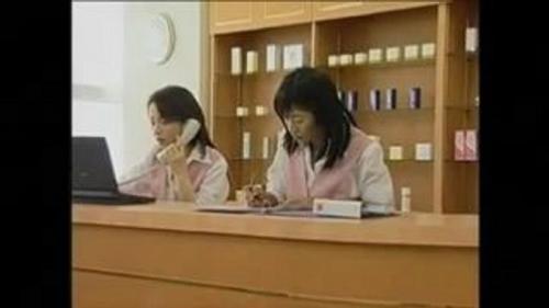 ◆手癖の悪い中年女！客の背広から財布を盗んで社長にバレてお仕置き！