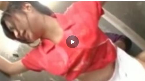 パンツを下げて便座に腰を下ろしたら…なんとトイレ中にはネバネバ強力粘着のトリモチが仕掛けられていた