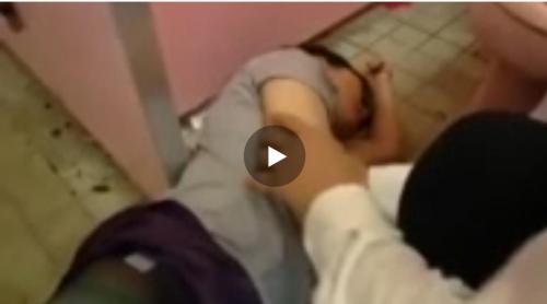 こんな状況じゃなければ、それこそオッパイすら揉めない上玉女達を気付かれないままにエロ三昧できます