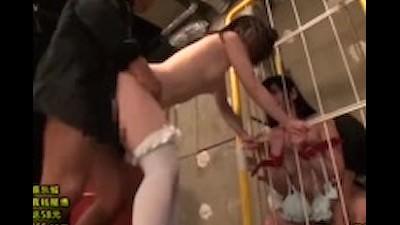 悲哀に満ちた顔を見て発情する男たちに、ただただ犯され続ける日々を送るのみ