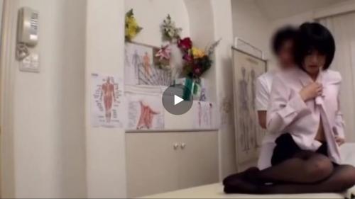 エスカレートする施術師のセクハラ行為に抵抗できず