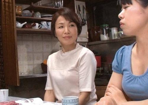 《内原美智子》聖母のような六十路の美魔女が娘に内緒で婿と浮気する