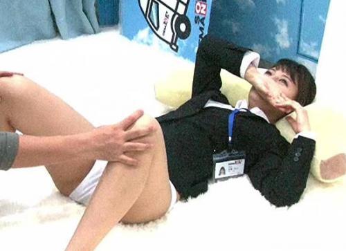 【SOD女子社員】制作部美人OLがマジックミラー号でセックス！