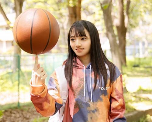 高校卒業したての１８才スポーツ少女が感じまくりの潮吹きAVデビュー！