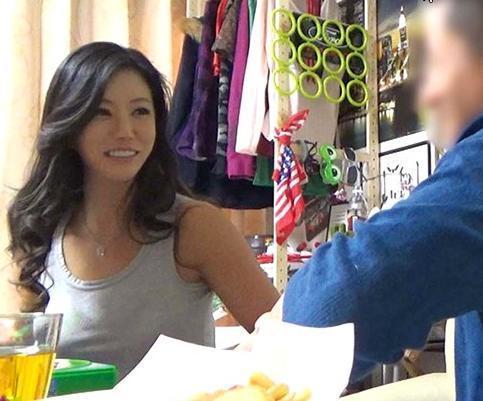 《熟女ナンパ》エロそうな美熟女との刺激的な不倫情事を隠し撮り！