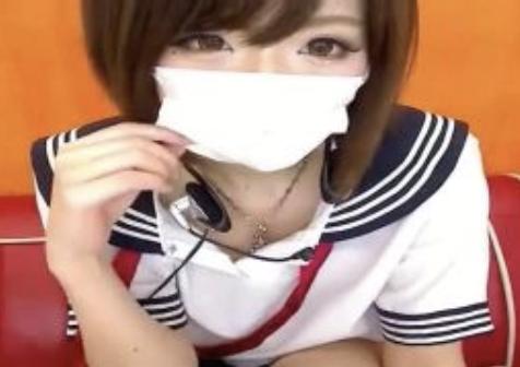女子◯生ビッチが生配信でエロティックな発育のいい体を見せる❤️