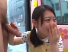 マジックミラー号で保育士さんによる同定卒業の儀式である筆下ろしがw