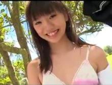 【笑顔が眩しい水着姿のJCを見たい？】中●生のロリ貧乳おっぱいを堪能したいw