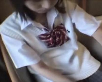 ◎素人 ロリ 中出し◎制服の上からでも分かるエロい体でグチョ濡れオマンコでいきまくるｗ