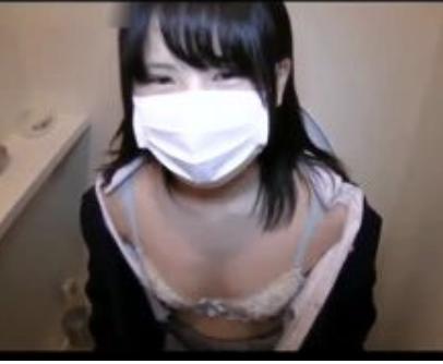 《ロリ×中出し×美少女》「まだ見たい・・・？」円光少女がおっぱいとブラジャーを見せる痴女w