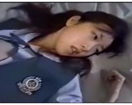 《個人撮影/ロリ/巨乳》制服姿の美少女が華奢なカラダに不釣合いの乳生ハメ事故も腰振り続けて中出しｗ