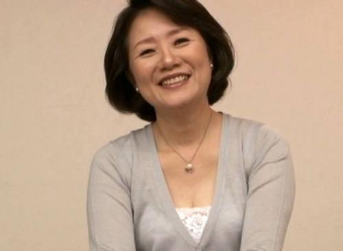 ♦♦波木薫♦♦欲求不満な淫乱五十路オバサンが初撮りデビュー！