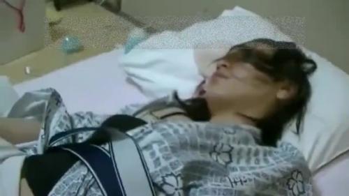 【個人撮影】激ヤバ映像！サークル旅行で女子に睡眠薬を盛る！乳ありマンコありのヤバい動画