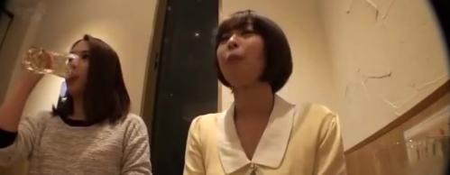 〔素人ナンパ〕相席屋でナンパした2人組をお持ち帰り!宅呑みに誘って激ピストン乱交セックスww