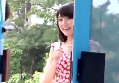【マジックミラー号】観光中の激カワ美少女が激ピストンで感じまくる！