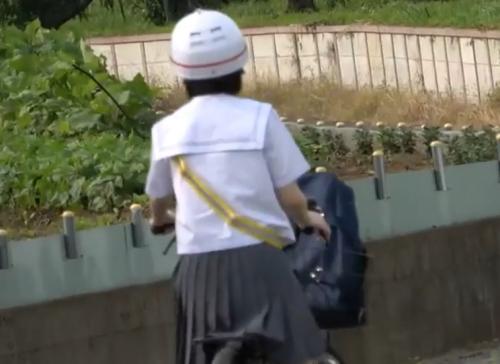 【閲覧注意】田舎道を一人下校中のヘルメット中高生ばかりを狙った拉致レイプ事件の犯行映像