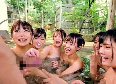 サークル旅行に参加したら男は僕一人？！女子大生7人がひとつのチンポを取り合うハーレム温泉旅行に発展！