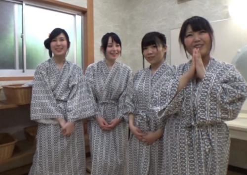 【ハーレム】『混浴で知らないおじさんのチンポを洗ったら10万円！』箱根温泉に旅行中の女子大生グループが恥ずかしすぎる全裸ミッション！