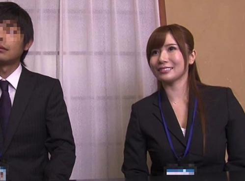 【モニタリング】温泉に社員研修で来ていた、ご無沙汰な女上司と部下男子に混浴で密着泡洗体に挑戦してもらいましたw