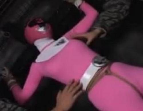 【コスプレエロ動画】戦隊ヒーローのピンクを拘束してくすぐり責め【長谷川留美子】