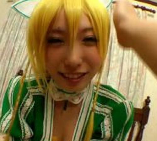【コスプレエロ動画】レイヤーがデカチンを捻じ込まれて喘ぎ悶える！