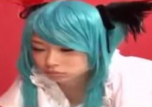 【初音ミク】コスプレイヤーのハメ撮り！まだあどけなさの残る美少女レイヤーがバッチリハメた所も映しちゃう