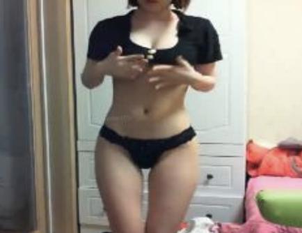 【バスト！ウエスト！ヒップ！全てが理想的】男なら絶対好きなスタイル抜群美女のおっぱい自撮りがヤバイ！！