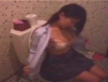 《美少女 女子○生 オナニー》『いっ‥イっちゃうっ♡』盗撮を無許可で動画流出♡