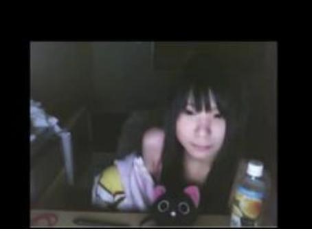 【中◯生オナニーの流出動画好き？】親にバレないように部屋暗くしたJCの喘ぎ声が可愛い自慰行為！