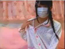 【中●生の生配信】パジャマ姿のJCがブラジャーを見せる貴重なライブチャットw