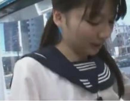 《女子●生》『本当に入れるんですか...？』巨乳JKのロリマ◯コに大きなおちん◯んを生挿入中出し❤️