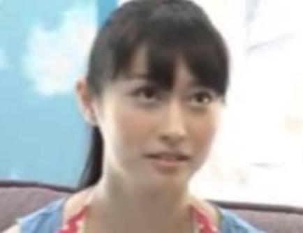素人美魔女ナンパ！「みんなには内緒だよ❤」童貞の筆おろしをびしょ濡れになったまんこにハメられるw