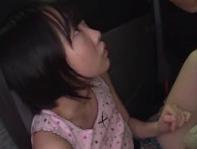 「大きぃ…」勝手に動画撮影されて拡散♡ロリすぎる小学生風の少女に性的行為を...