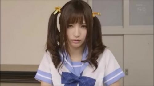 まるでアニメから飛び出てきたような激カワな制服ツインテール美少女が激ピストンで絶頂してイキまくりの濃密セックス！