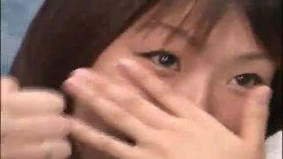 【素人ナンパ】目の前でオナニー見せつけたら恐怖で涙ｗ素人二人組に手コキしてもらう