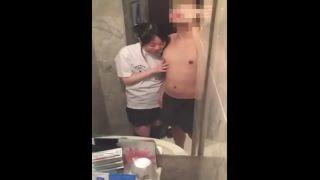 ちょｗｗガチ！？彼女のフェラ顔とシャワーシーンが流出！会話に注目ｗ
