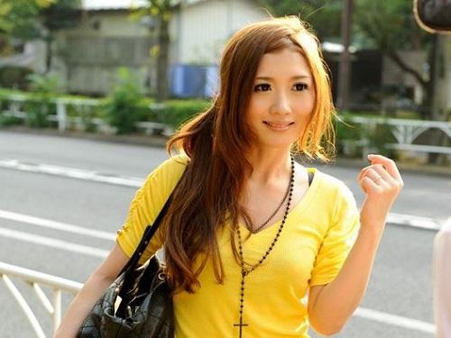 《人妻ナンパ》たまたま見かけた美人妻は近くに住んでる人だった!!! よがりがスゴいエッチなマダムwww