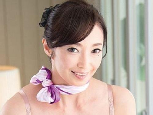《五十路》50代半ばでこの美貌!!! 性欲も衰え知らずで男優巨根にイキ狂いwww