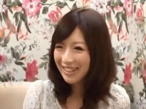 《人妻ナンパ》「若いオチンチンがいいッ!!」☆オマ○コ濡らしてハメるとなったらイケメン指名するチャッカリ妻さん www