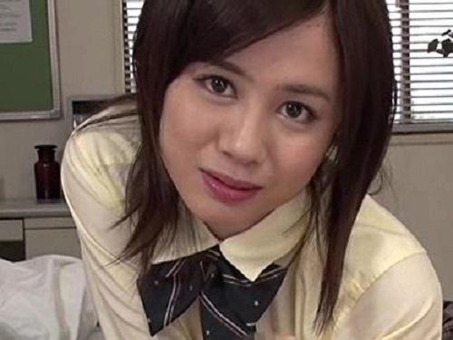 美人女子校生は卒業できるなら爆乳もオマ○コもフル活用!!! 肉棒ハメられ激ピストンで気持ちよく大人の世界に旅立ちwww