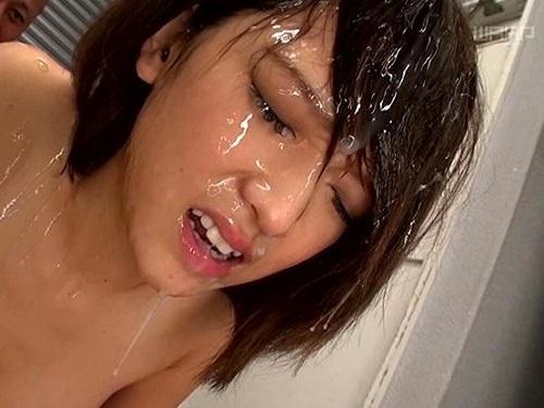 カワイ子ちゃんが激おこプンプン!!! 予想外のブッカケに放心状態www