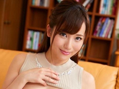 エロカワすぎる親友の姉ちゃん!!! やわらかおっぱいでズリズリされたらグッチョリオマ○コに生ハメwww