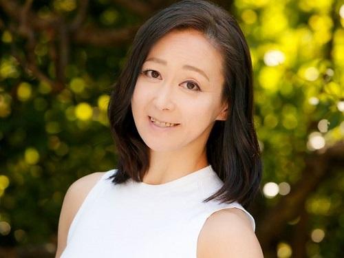 《熟女 おばさん》性欲有り余った奥様がプロ男優のドデカチンポをくわえてハメられ大よがりwww